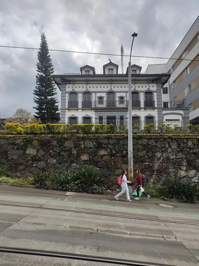 Hermoso apartaestudio calle del tranvía Medellín
