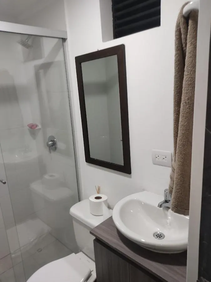 Hermoso apartaestudio calle del tranvía Medellín Colombia