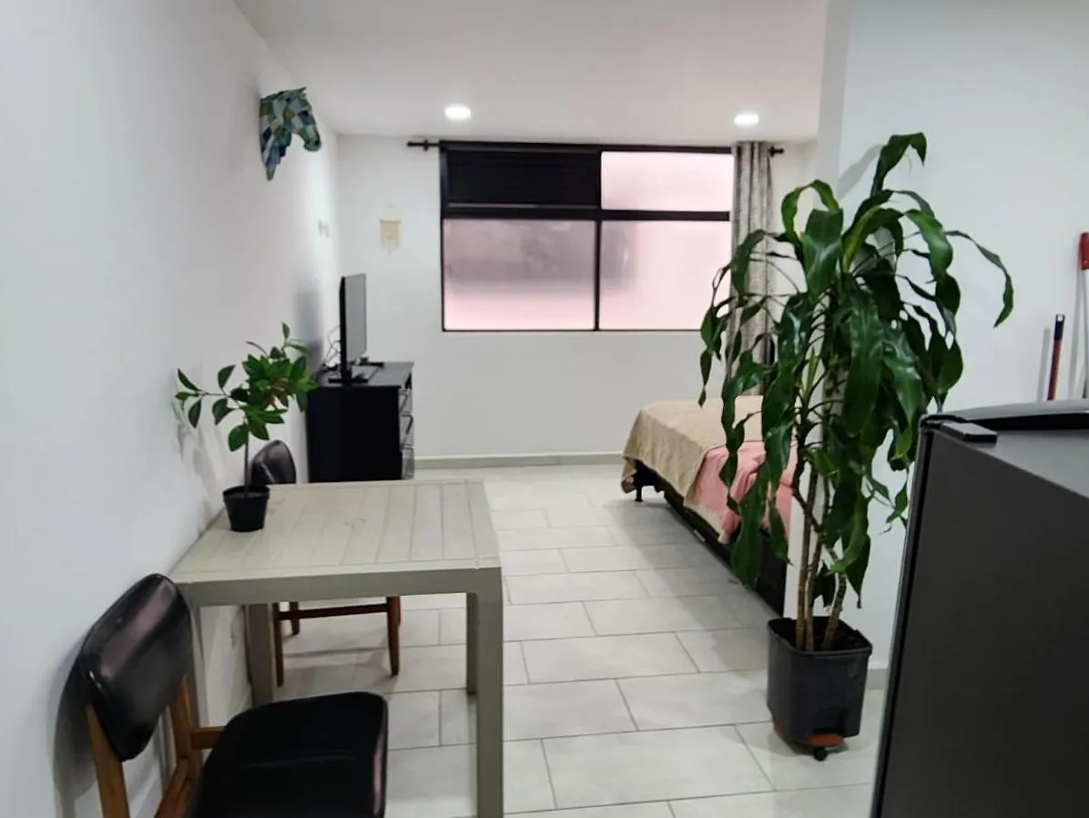 Hermoso apartaestudio calle del tranvía Medellín Colombia